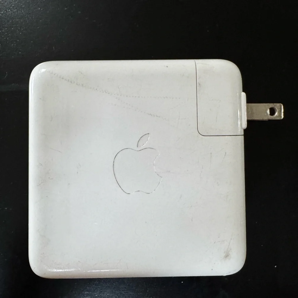 Apple 96W power adapter